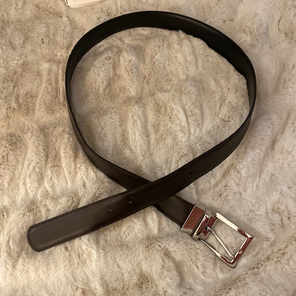 Reversible black and brown belt